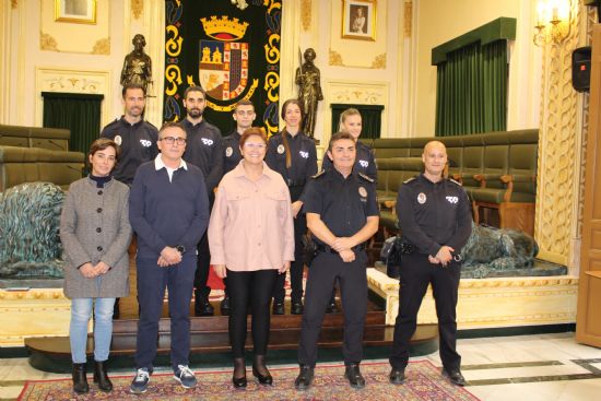 Presentados cinco nuevos agentes en pr�cticas que se incorporan a la Polic�a Local de Jumilla