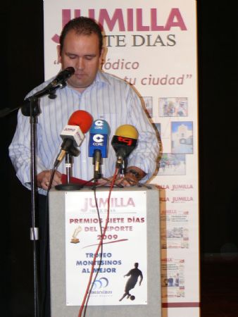 ENTREGADOS LOS TROFEOS SIETE DAS AL DEPORTE Y MONTESINOS AL MEJOR