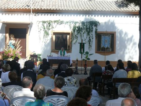 CERCA DE 4.000 PERSONAS VISITARON LAS ESTAMPAS RURALES Y LA MUESTRA DE ARTESAN�A DE LA FUENTE DEL PINO