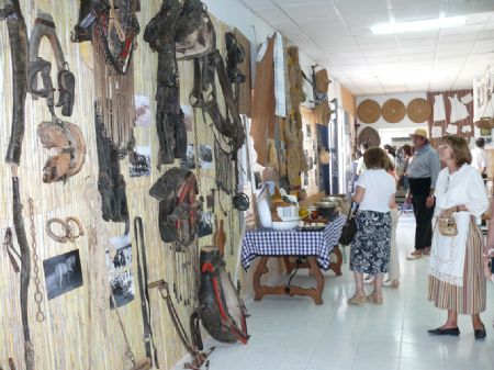 CERCA DE 4.000 PERSONAS VISITARON LAS ESTAMPAS RURALES Y LA MUESTRA DE ARTESAN�A DE LA FUENTE DEL PINO