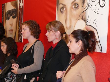 UN AUDIOVISUAL Y UNA EXPOSICIN DE FOTOGRAFAS PRETENDEN CONCIENCIAR A LA POBLACIN SOBRE LA VIOLENCIA DE GNERO