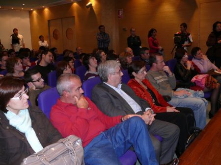 UN AUDIOVISUAL Y UNA EXPOSICIN DE FOTOGRAFAS PRETENDEN CONCIENCIAR A LA POBLACIN SOBRE LA VIOLENCIA DE GNERO