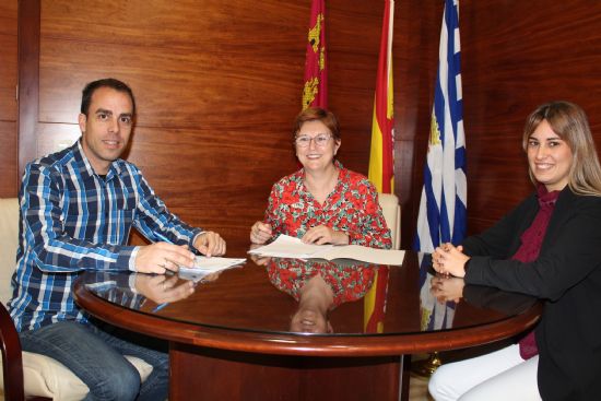 Ayuntamiento y FAMPA firman convenios por 30.000 euros para actividades con la comunidad educativa y mejora de fondos de las bibliotecas