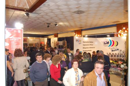 EL COMERCIO LOCAL VUELVE A UNIRSE EN EL 7 SALN COMERCIAL EXPOBODA CELEBRADO EN JUMILLA