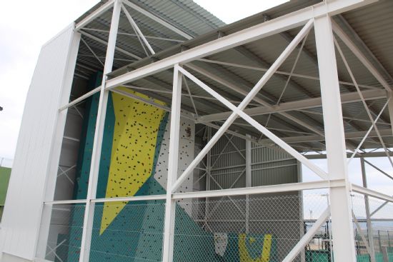 Finalizan las obras del rocdromo del Polideportivo La Hoya