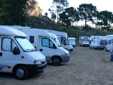 MS DE UN CENTENAR DE PERSONAS VISITARON JUMILLA GRACIAS AL ENCUENTRO DE AUTOCARAVANAS