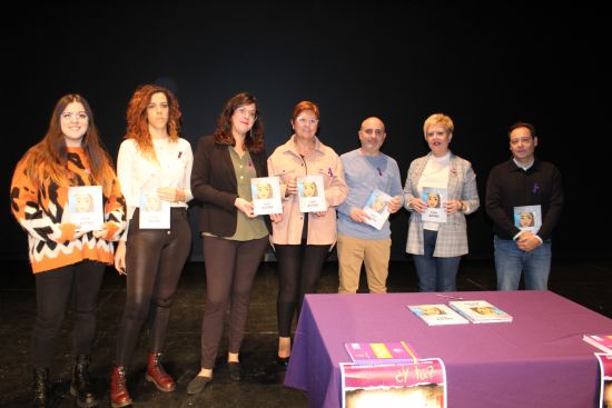 Presentado el libro 'Stop! As� no' realizado por alumnado de 3� y 4� de la ESO de los centros Santa Ana e Infanta Elena