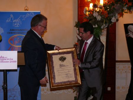 FELIPE JIMNEZ, JUAN PEDRO ORTIZ, FINA GUARDIOLA Y JUAN ANTONIO MUNUERA RECIBIERON LOS PREMIOS AL ESFUERZO COMERCIAL 2010