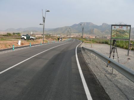 EL ALCALDE DE JUMILLA Y EL DELEGADO DEL GOBIERNO INAUGURAN LAS OBRAS DEL CAMINO DE SANTA ANA