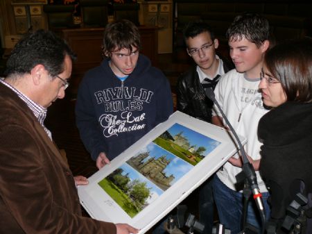 CASI MEDIO CENTENAR DE ALUMNOS FRANCESES VISITAN JUMILLA MEDIANTE UN INTERCAMBIO DEL IES INFANTA ELENA