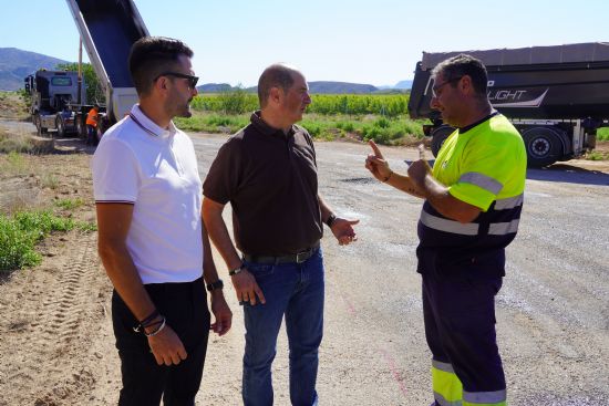 Comienzan las obras de arreglo y asfaltado de 14 kilmetros de caminos rurales en el trmino municipal de Jumilla