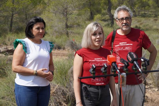 Gran hallazgo de una tumba intacta en la necrpolis del Collado y Pinar de Santa Ana en Jumilla que contena un ajuar tartsico