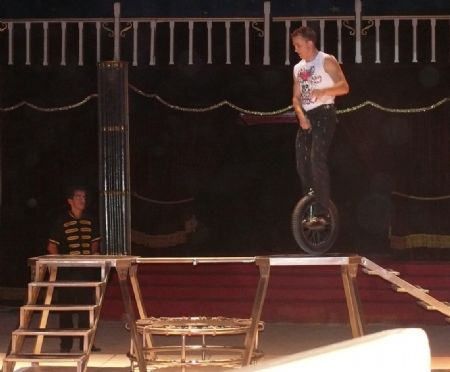 MS DE 3.000 PERSONAS DISFRUTARON, EN JUMILLA, CON EL GRAN CIRCO WONDERLAND