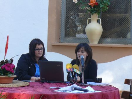 NACE LA FIGURA DE LA MUJER ENLACE EN EL SENO DE LAS II JORNADAS DE LA MUJER RURAL CELEBRADAS EN LA FUENTE DEL PINO