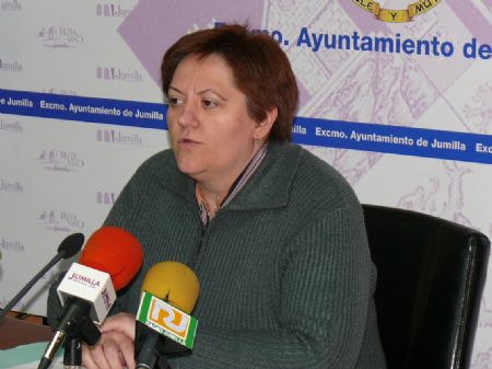 YOLANDA FERNNDEZ ACLARA ALGUNOS ASPECTOS DE LAS COMISIONES DE CONTROL DE LA EMISORA Y CONTRATACIONES TEMPORALES