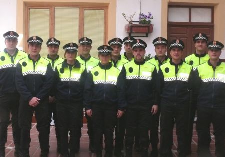 PRESENTADOS LOS TRECE NUEVOS POLICAS QUE ENTRAN A FORMAR PARTE DE LA PLANTILLA DE JUMILLA