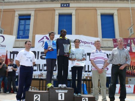 XITO DE PARTICIPACIN Y PBLICO EN LA III MEDIA MARATN CIUDAD DE JUMILLA