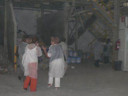 MS DE MEDIO CENTENAR DE PERSONAS VISITARON LA PLANTA DE RECICLAJE DE VIDRIO DE CAUDETE