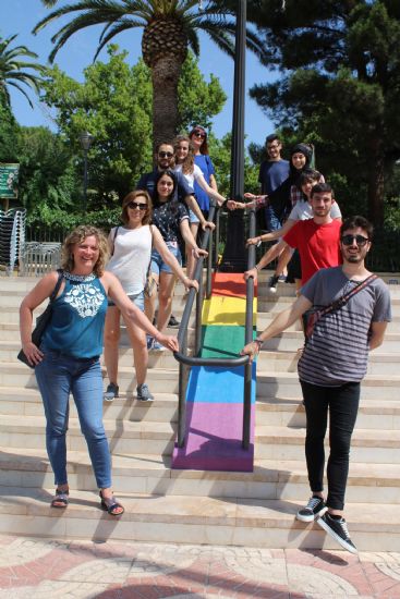 Colocada la bandera del orgullo LGTBI en el balcn del Ayuntamiento y en marcha la ruta Jumilla es diversa