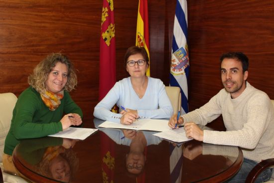 Ayuntamiento y FAMPA firman un convenio para impulsar la participacin integral de la comunidad educativa