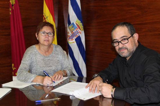 Ayuntamiento y Asociacin Ruta del Vino firman convenio de colaboracin de 12.000 euros 