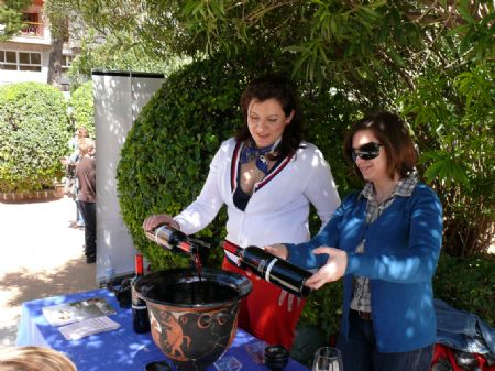 MS DE MIL PERSONAS ASISTIERON A LA MINIFERIA DEL VINO CELEBRADA CON MOTIVO DE LA SEMANA SANTA