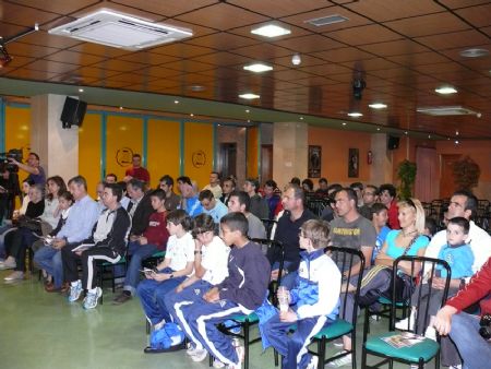 MS DE MIL ATLETAS PARTICIPARON EN LA II MEDIA MARATN DE JUMILLA QUE CONT CON LA PRESENCIA DE ABEL ANTN