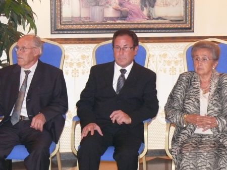 LOS PREMIADOS EN LA V GALA DEL COMERCIO JUMILLANO ESTUVIERON ARROPADOS POR SUS FAMILIAS Y AMIGOS