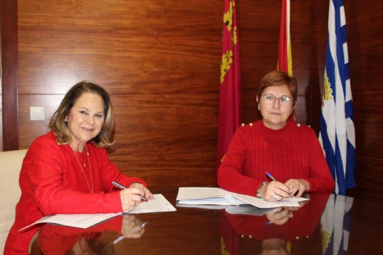 Ayuntamiento y Cruz Roja firman convenio de 15.000 euros para financiar la Oficina de Atencin Social al Inmigrante