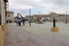 Ver foto 1 - PLAZA DE LAS ESCUELAS CAÑADA DEL RICO: Dentro de las actuaciones previstas en la plaza, se ha renovado el pavimento, sustituyendo las piezas de mármol irregulares de las que se componía el firme y mejorando notablemente el tránsito por la misma.  Además, se ha incorporado una rampa de acceso, para sortear el desnivel entre la calle y la plaza. 
